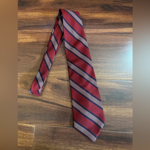 BROOKS BROTHERS Pure Silk Red and Blue Striped Men's Tie - Picture 5 of 8